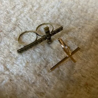 Lot de deux bagues en croix 